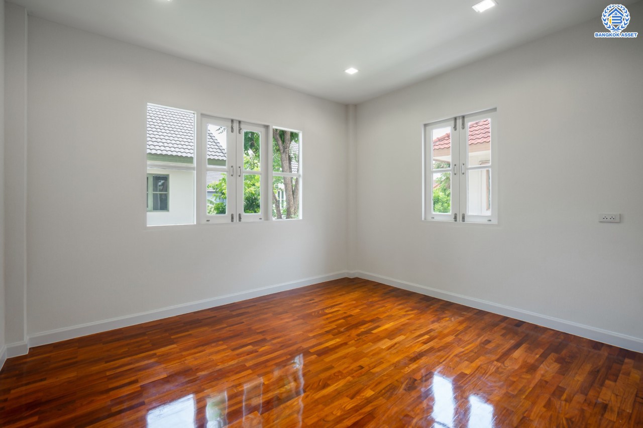 บ้านมือสองตกแต่งใหม่ ม.ลัดดารมย์ วัชรพล แบรนด์ Q.House เนื้อที่ 70.1 ตร.ว. ฟังก์ชัน 3 ห้องนอน 3 ห้องน้ำ จอดรถได้ 2 คัน Facilities ครบครัน บนทำเลเชื่อมต่อหลายเส้นทาง ถ.รามอินทรา ถ.สายไหม และถ.พหลโยธิน ใกล้สนามบินดอนเมือง ทางด่วน "ศรีรัช" และ เซ็นทรัลรามอินทรา...